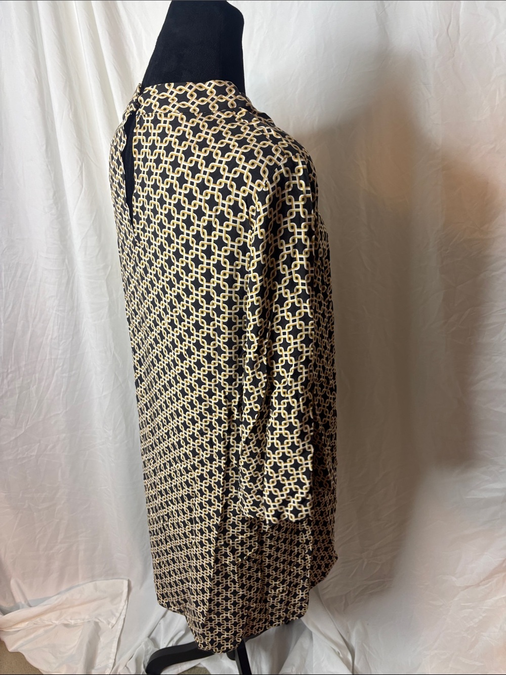 H&M Black and Cream Geometric Link-Pattern Midi Dress - Picture 6 of 9